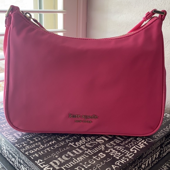 Kate Spade nylon shoulder bag in the color watermelon - Picture 2 of 7